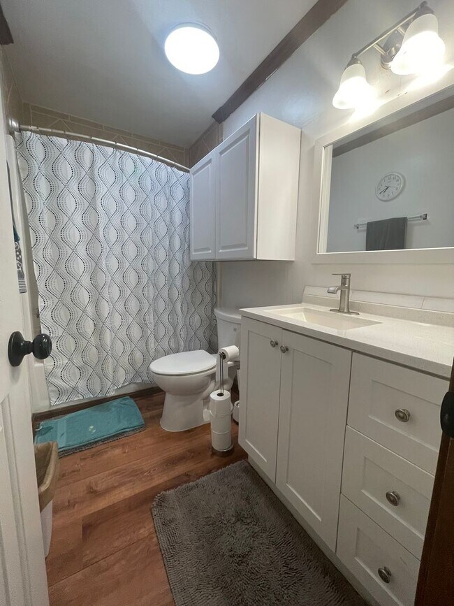 Building Photo - BEAUTIFUL 4 BED / 2.5 BATH SF IN COVENTRY