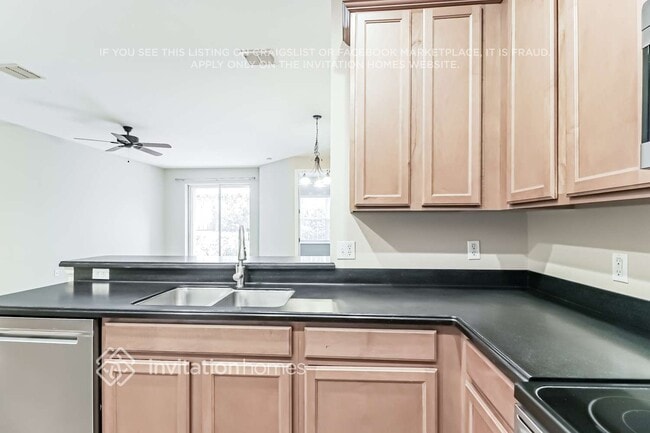 Building Photo - 5597 Rutherford Pl