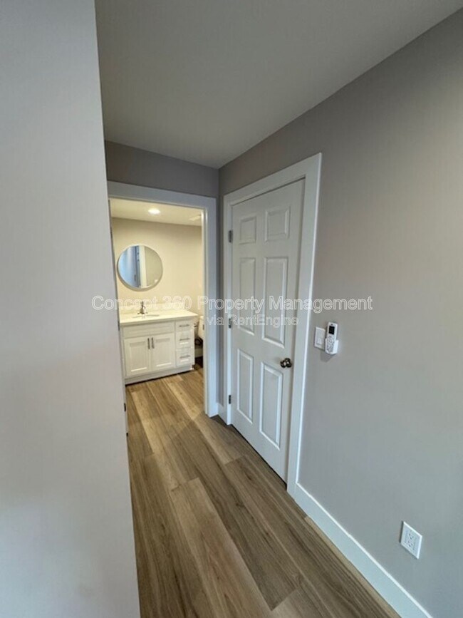 Building Photo - 1421 Obispo Ave