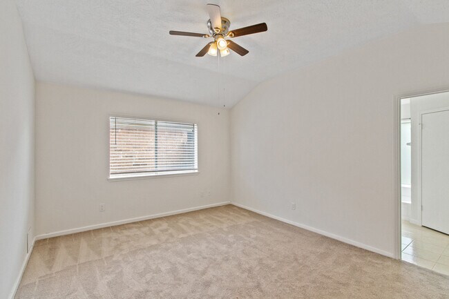 Building Photo - 7019 Yardley Dr