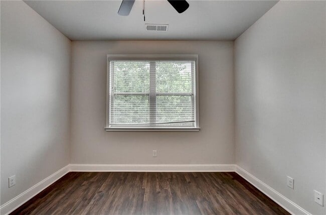 Building Photo - 2017 Yvette Wy