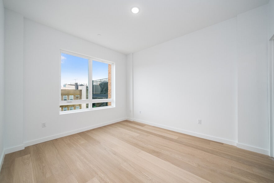 Building Photo - 417 Jackson St