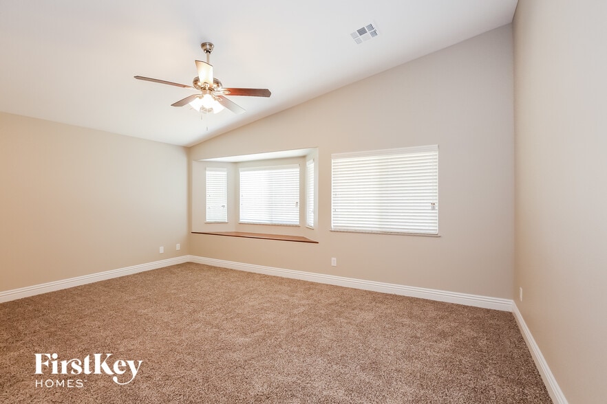 Building Photo - 6236 Little Elm St