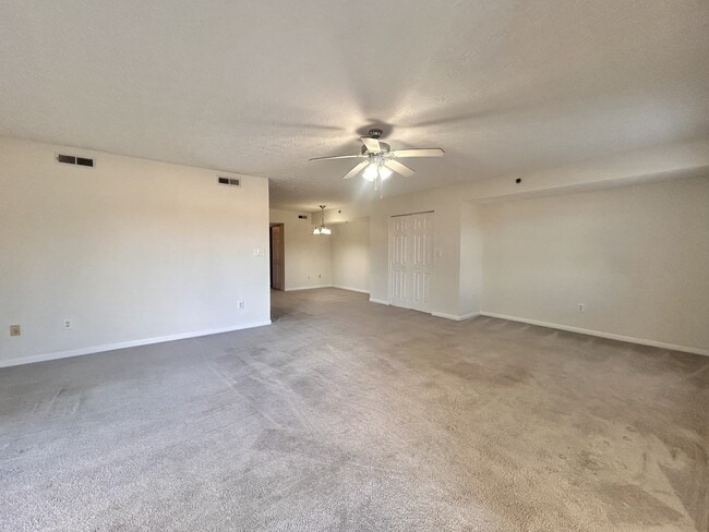 Building Photo - 23 Rosewood Ct