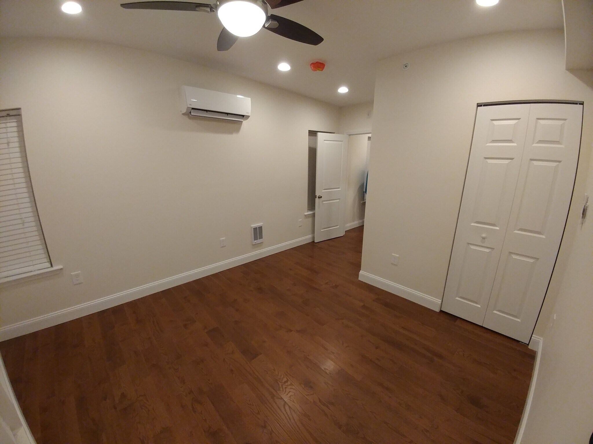 Spacious Bedroom - 520 N 15th St