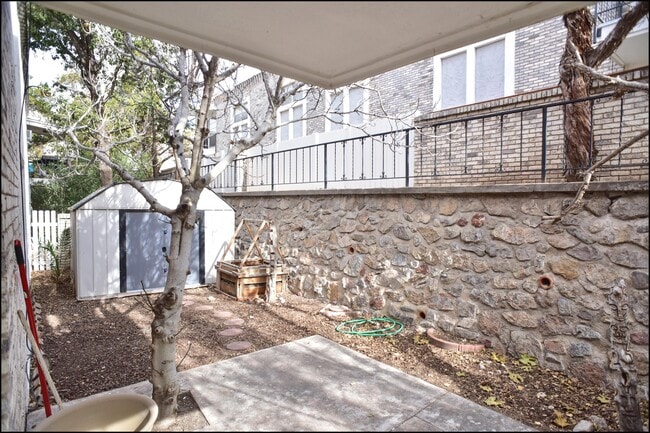 Building Photo - 6700 Escondido Dr