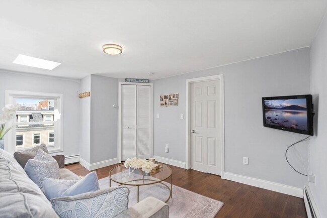 Building Photo - 1 Telegraph St