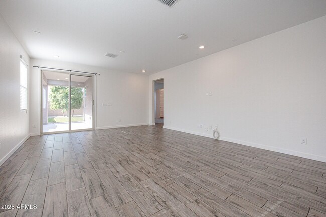 Building Photo - 16581 W Charlotte Dr