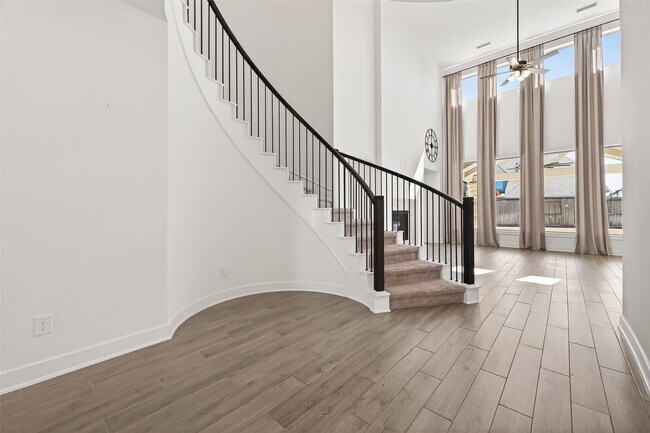 Building Photo - 26307 Aurora Vly Wy