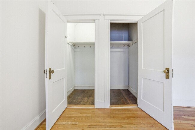 Building Photo - 41 Linnaean St