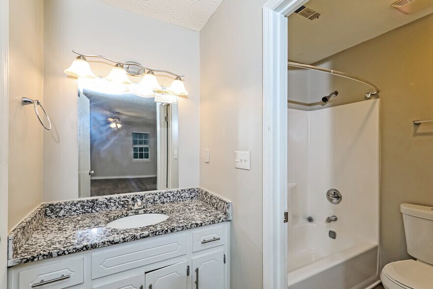 Building Photo - 9185 Sunset Dr