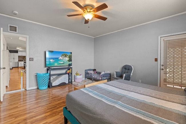 Building Photo - Navajo