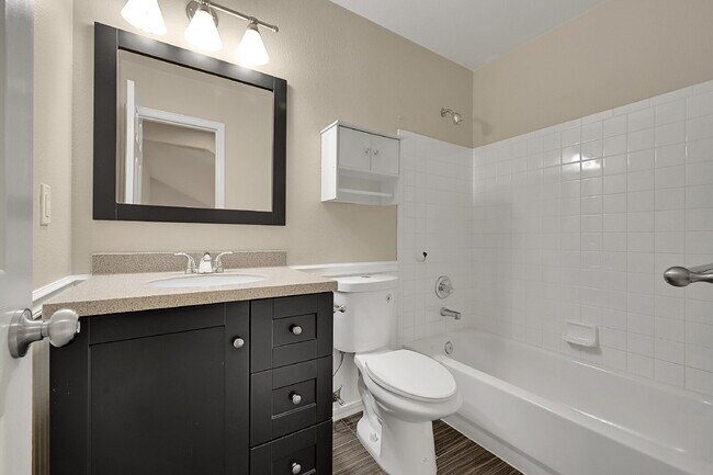 Building Photo - $3,495.00 - 5 Beds, 3.5 Baths, Single Fami...