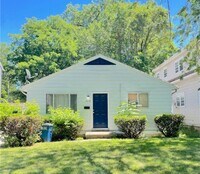 Building Photo - Parkview2468