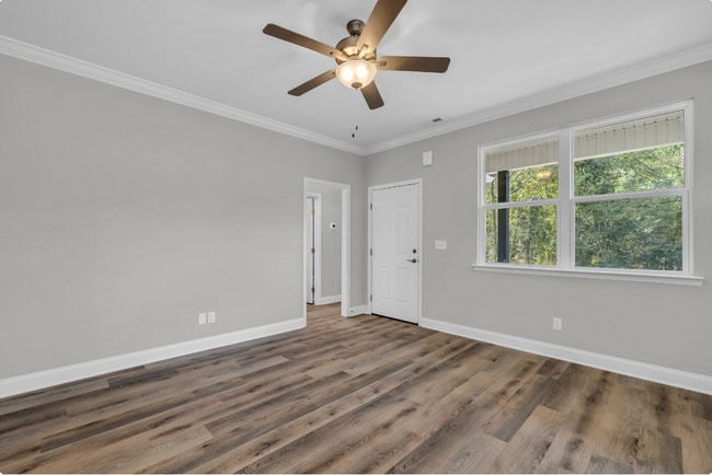 Building Photo - 102 Hogan Hts Dr