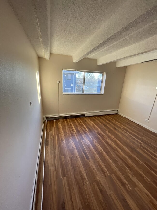 Building Photo - 1180 Yosemite St