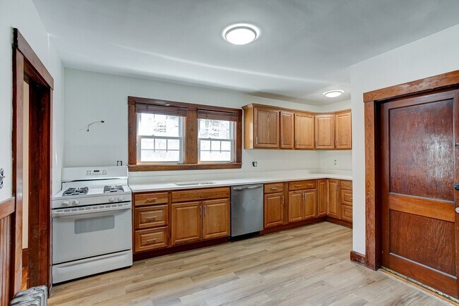 Building Photo - 152 Theodore Parker Rd