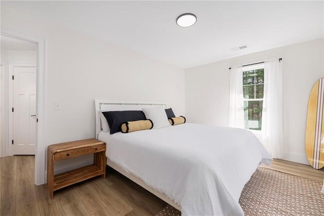 Building Photo - 50 S County Trl