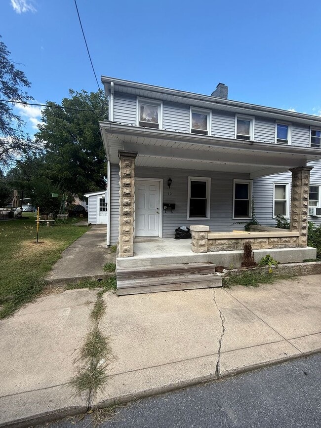 Primary Photo - 2 bedroom possibly 3 with oversized Garage...