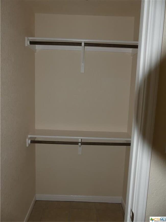 Building Photo - NEW ON MARKET