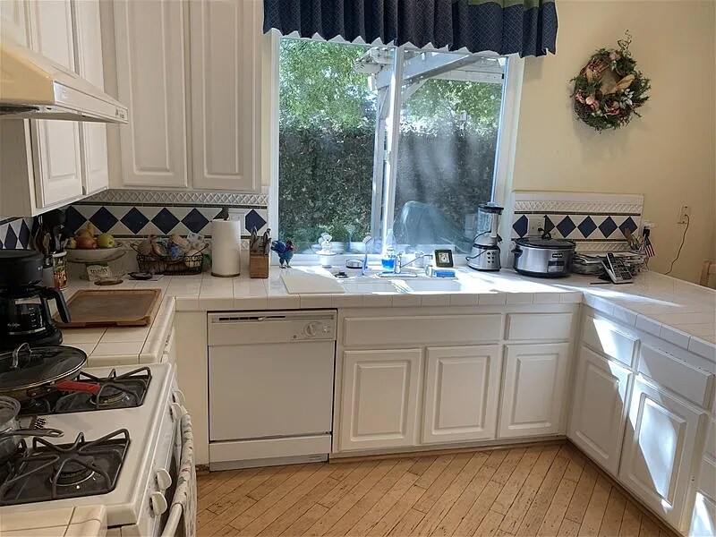 Building Photo - 3350 Via Verde Terrace