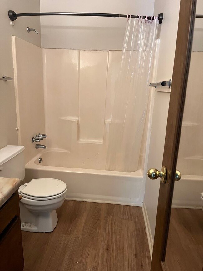 Building Photo - 1807-1807 Cedar Shoals Dr