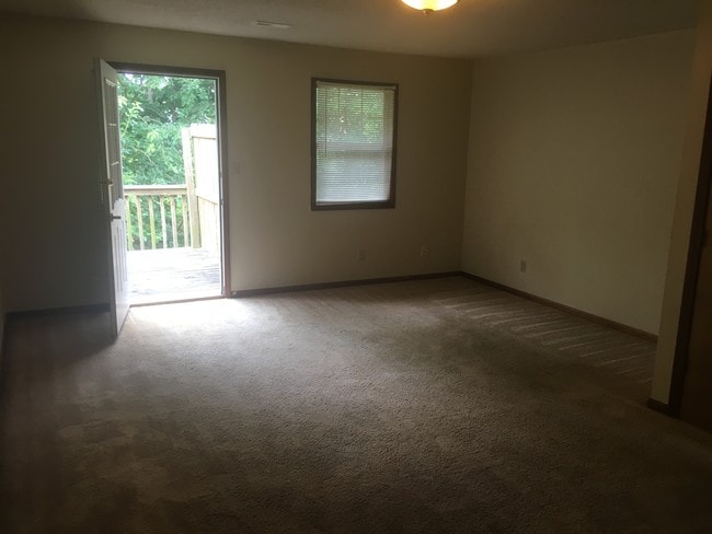 Building Photo - 614 Cantebury Dr