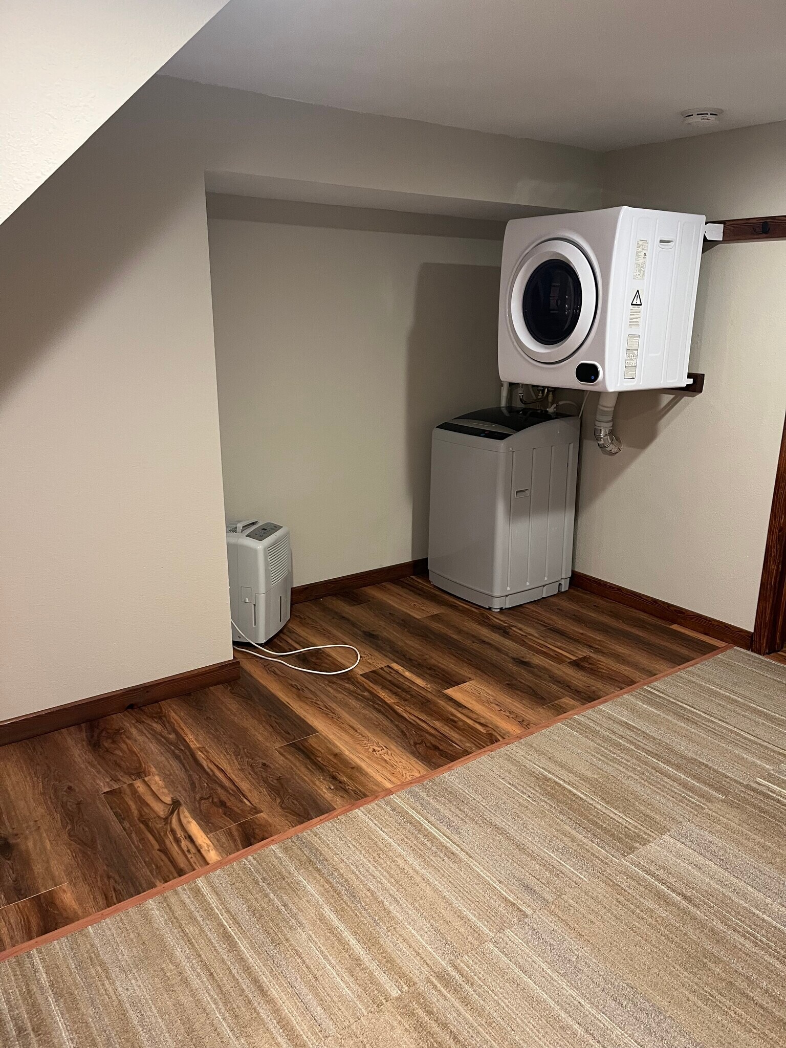 Building Photo - 208 4th St