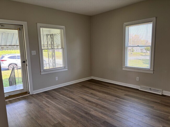 Building Photo - 3 BR House near Moses Cone Hospital