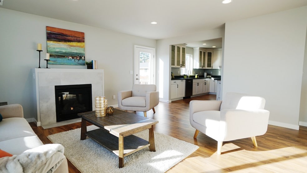 Building Photo - 13315 26th Ct S