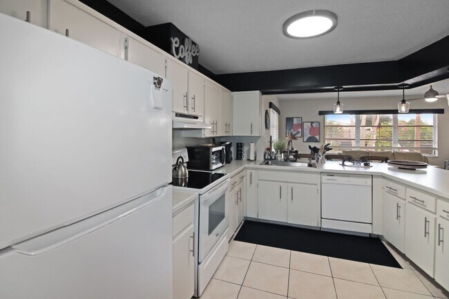 Building Photo - Venice East Annual House for Rent