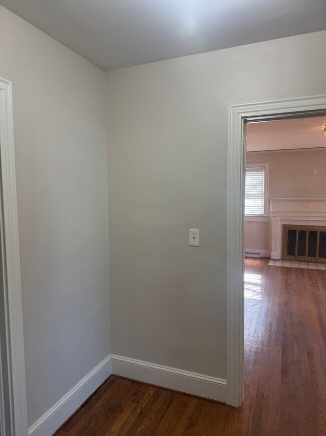 Building Photo - Fantastic Location & Price......More pictures to come!