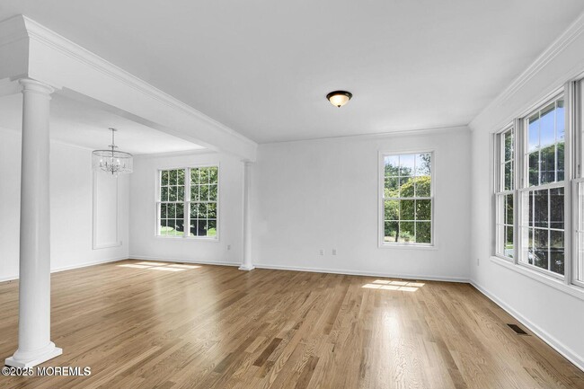 Building Photo - 95 E Parsonage Way