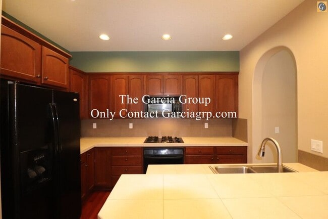 Building Photo - 7736 SW Cypress Ln