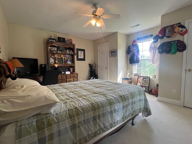 Building Photo - EXCEPTIONAL HOME