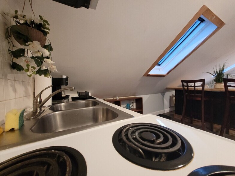 Building Photo - 3 Dean Ave