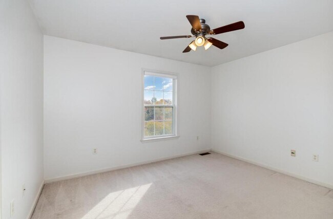 Building Photo - 1172 Heron Ct