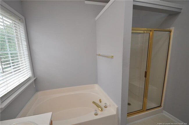 Building Photo - 806 Brickstone Dr