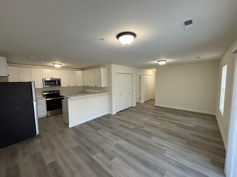 6000 and 8000 Kitchen and Living Room - Boone Street Commons
