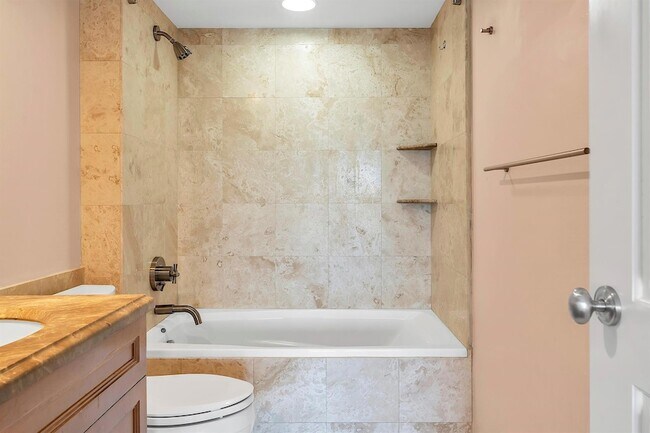 Building Photo - 2500 E Las Olas Blvd