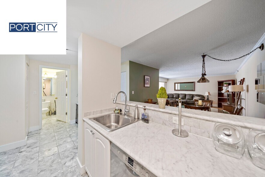 Primary Photo - 15 N Beacon St