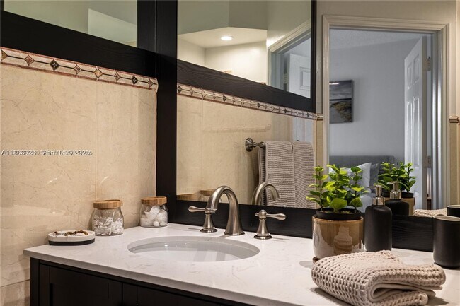 Building Photo - 3255 NE 184th St