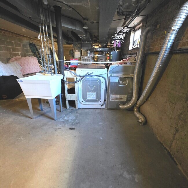 Building Photo - 8845 Bronx Ave