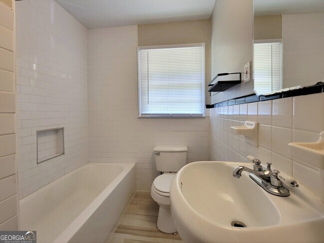 Building Photo - 312 GA Hwy 211