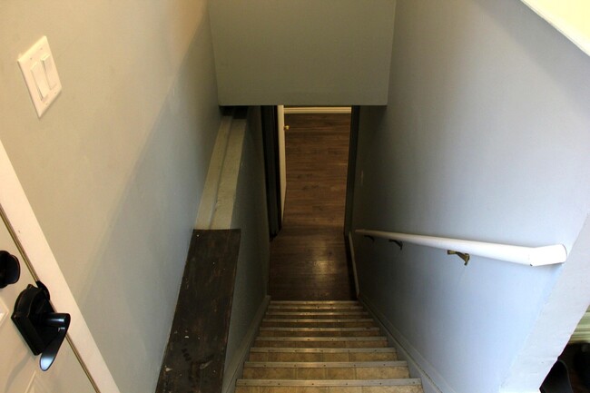 Building Photo - 43592 Champlain Ct