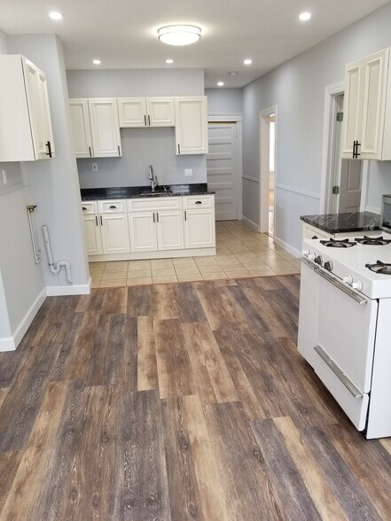 Building Photo - 30 Thorne St