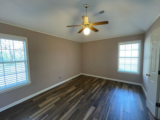 Building Photo - EASTOVER, HARDWOOD FLOORS, DESOTO CENTRAL ...