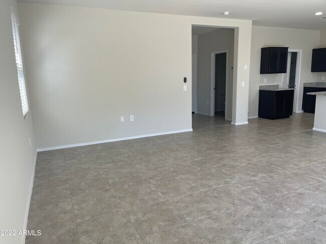 Building Photo - 36597 W Santa Clara Ave