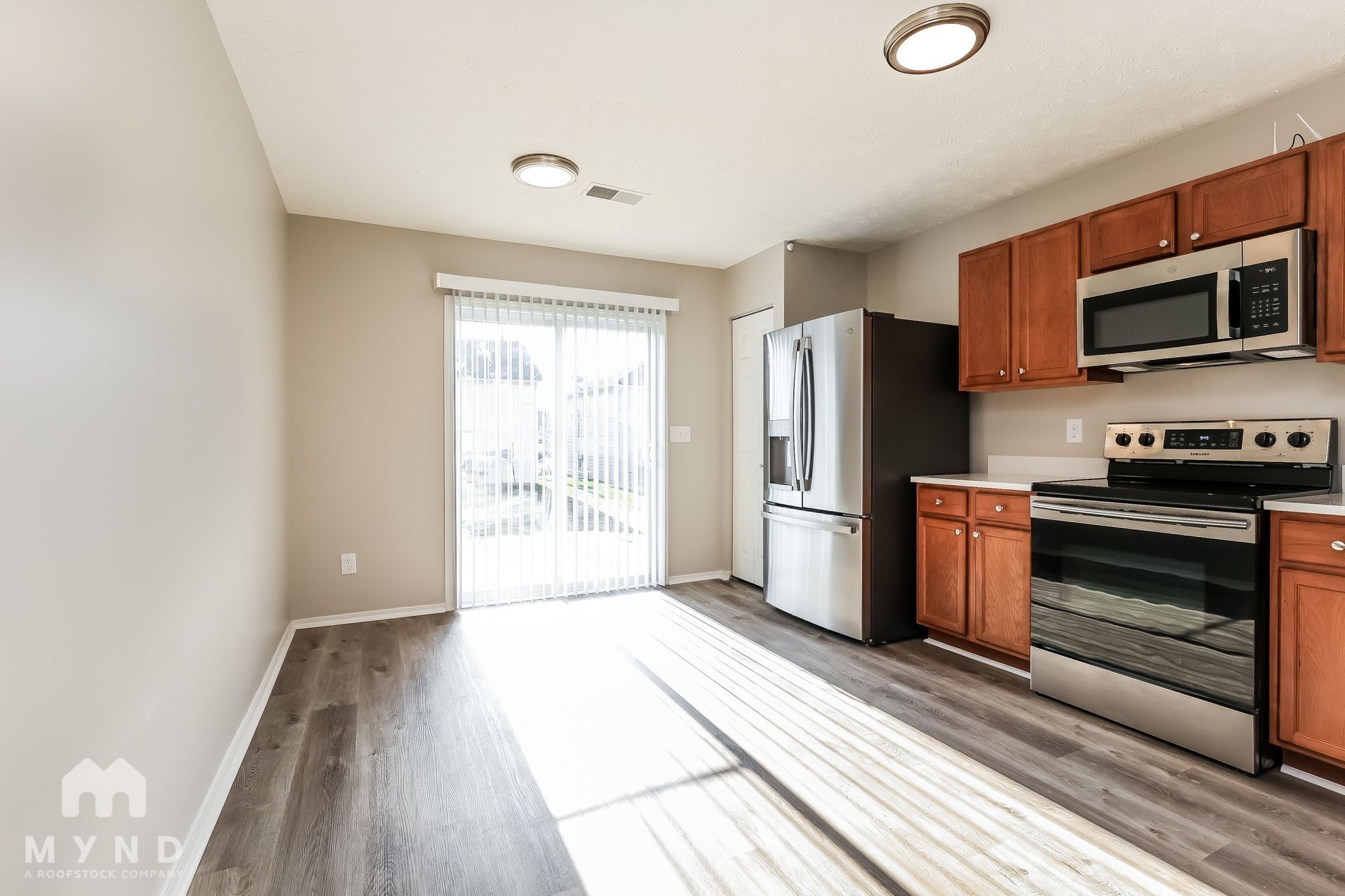 Building Photo - 2827 Creekbend Dr