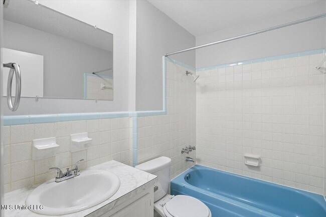 Building Photo - 23 Fox Glen Cir